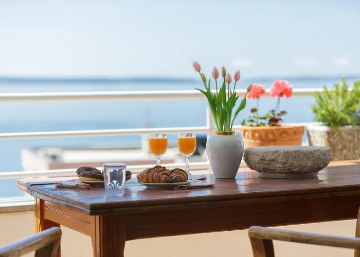 Sunrise Apartment *
